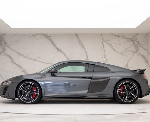 Audi R8 V10 Performance Carbon Black