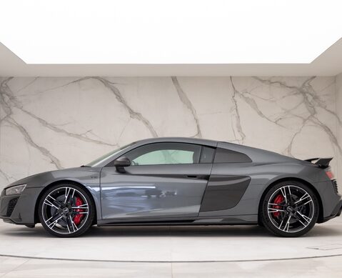 Audi R8 V10 Performance Carbon Black 