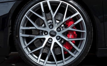 Audi R8 V10 Spyder 12