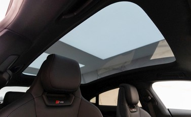 Audi RS E-Tron GT 12