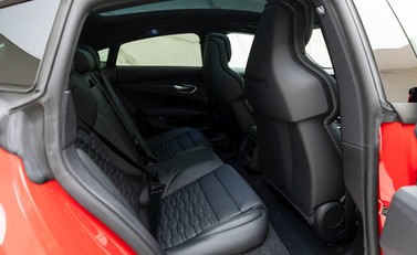 Audi RS E-Tron GT 14