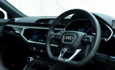 Audi RS Q3 Sport Edition 9