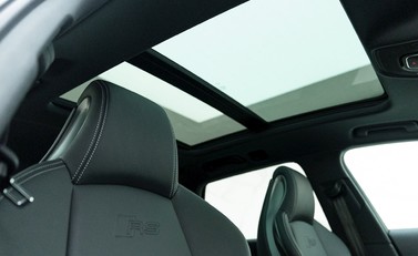Audi RS4 Avant Carbon Black 12