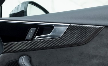Audi RS4 Avant Carbon Black 23