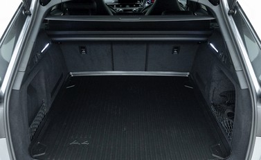 Audi RS4 Avant Carbon Black 35