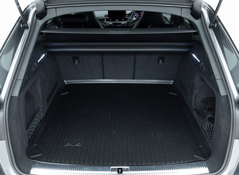 Audi RS4 Avant Carbon Black 35