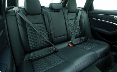 Audi RS6 Avant Carbon Black URBAN 13