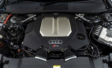 Audi RS6 Avant Carbon Black URBAN 33