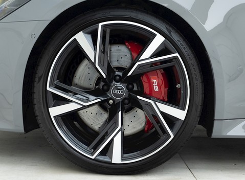 Audi RS6 Avant Carbon Black 8