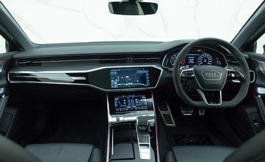 Audi RS6 Avant Carbon Black 17