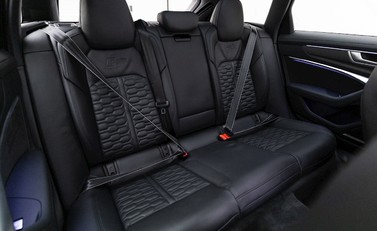 Audi RS6 Avant Carbon Black 13