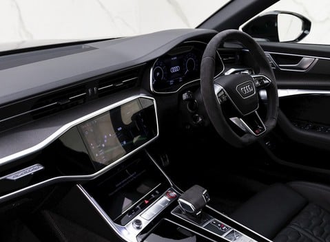 Audi RS6 Avant Carbon Black 16