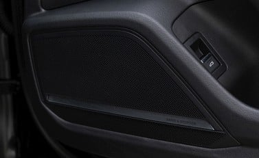 Audi RS6 Avant Carbon Black 22