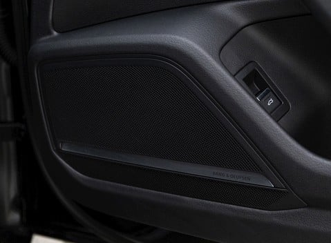 Audi RS6 Avant Carbon Black 22