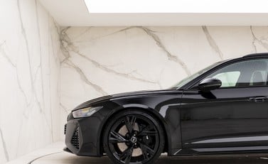 Audi RS6 Avant Carbon Black 29