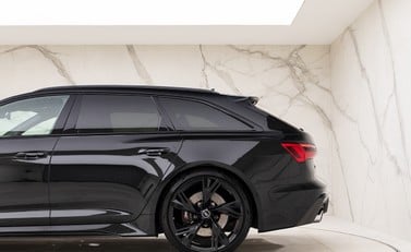 Audi RS6 Avant Carbon Black 30