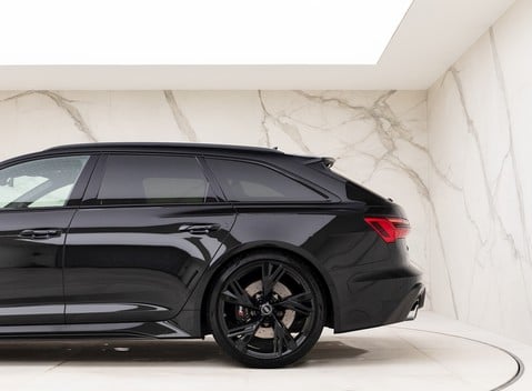 Audi RS6 Avant Carbon Black 30