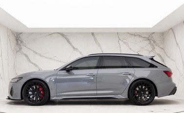 Audi RS6 Avant Carbon Black Urban 2