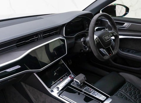 Audi RS6 Avant Carbon Black Urban 16