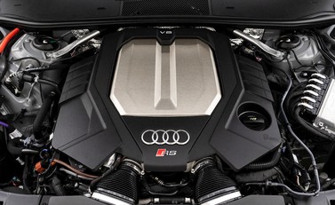 Audi RS6 Avant Carbon Black Urban 33