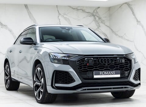 Audi RS Q8 Vorsprung 1