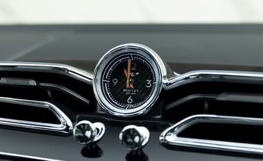 Bentley Bentayga V8 S 21