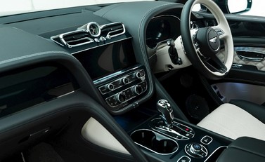 Bentley Bentayga V8 First Edition 15