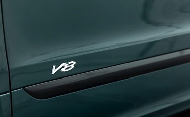 Bentley Bentayga V8 First Edition 28