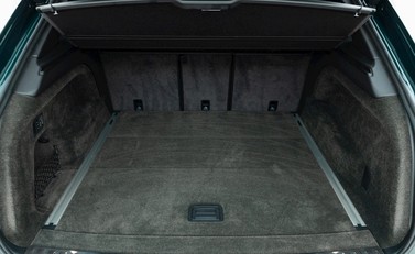 Bentley Bentayga V8 First Edition 34