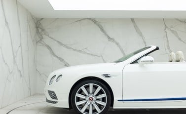 Bentley Continental GT V8 S Convertible Galene Edition 28