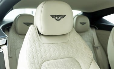 Bentley Continental GT W12 11