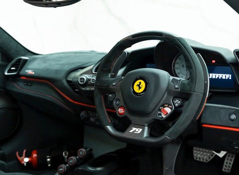 Ferrari 488 Pista Piloti 9