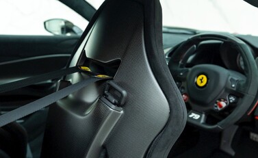 Ferrari 488 Pista Piloti 12