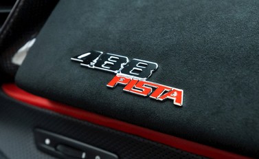Ferrari 488 Pista 16