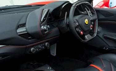 Ferrari 488 Spider 16