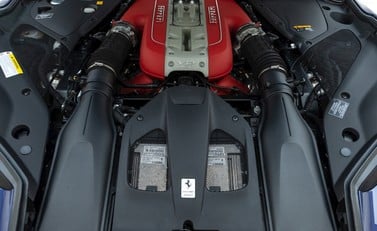 Ferrari 812 Superfast 32