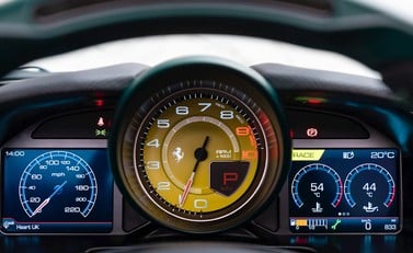 Ferrari 812 GTS 18