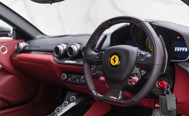 Ferrari F12 Berlinetta 9