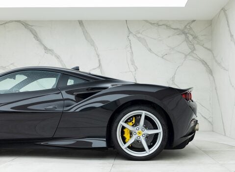 Ferrari F8 Tributo 23