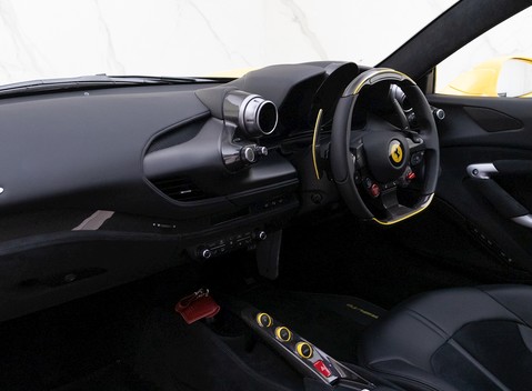 Ferrari F8 Tributo 13