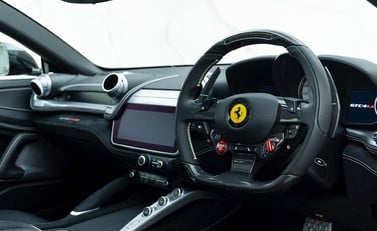 Ferrari GTC4 Lusso 9