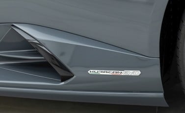 Lamborghini Huracan LP640-4 EVO 20