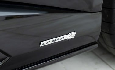 Lamborghini Huracan LP640-2 Tecnica 21