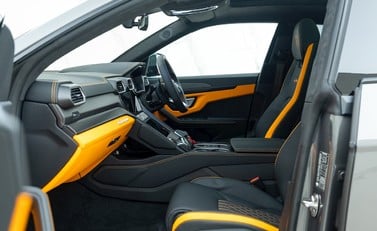 Lamborghini Urus S 14