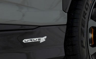Lamborghini Urus S 29