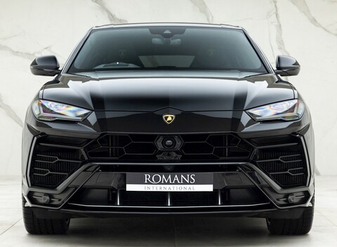 Lamborghini Urus 4