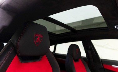 Lamborghini Urus NERO Design 12