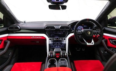 Lamborghini Urus NERO Design 15