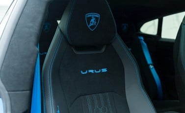 Lamborghini Urus Performante 11