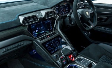 Lamborghini Urus Performante 17